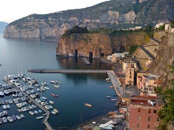 Domus San Vincenzo Bed and breakfast 2*